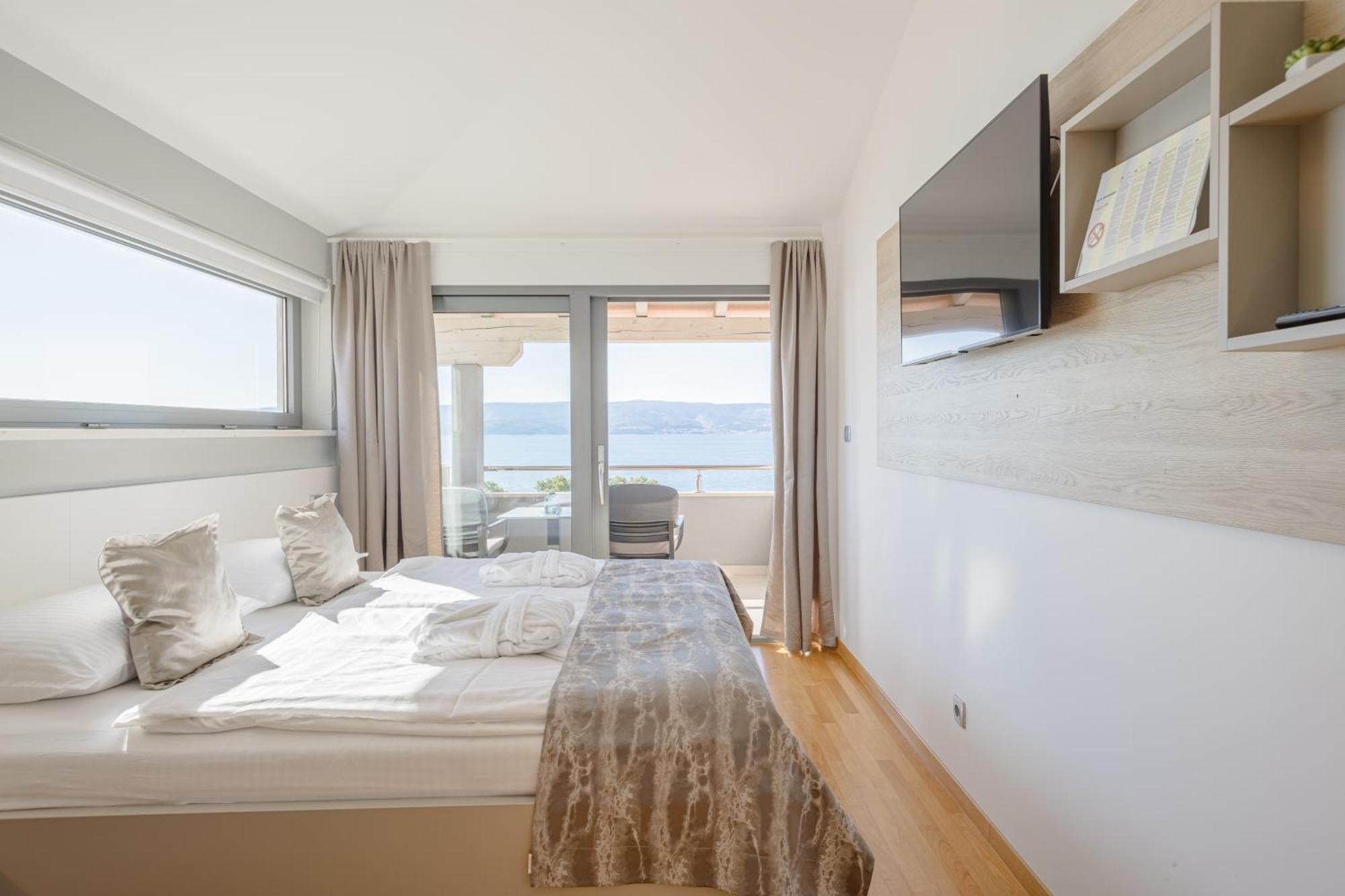 Rogac Rooms & Restaurant Omis Bagian luar foto