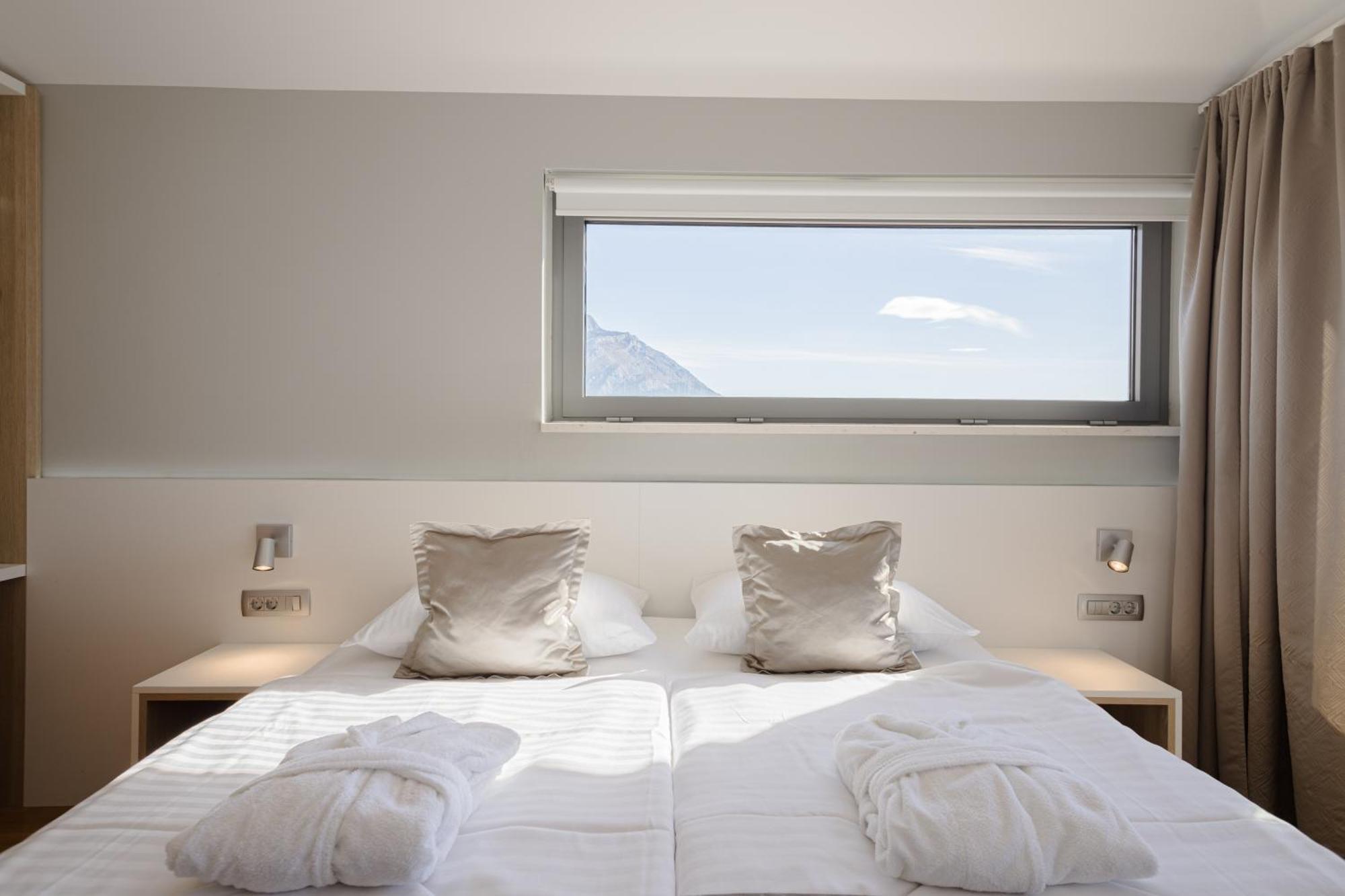 Rogac Rooms & Restaurant Omis Bagian luar foto
