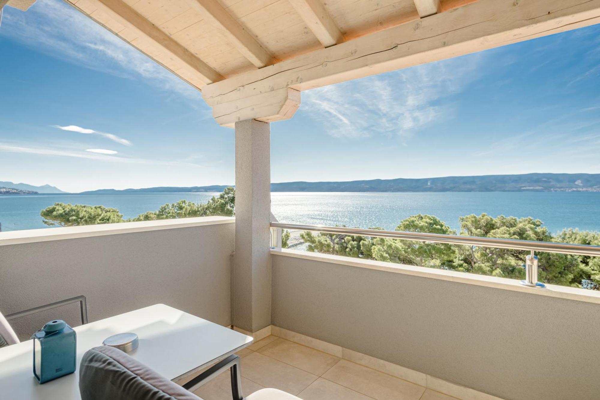 Rogac Rooms & Restaurant Omis Bagian luar foto