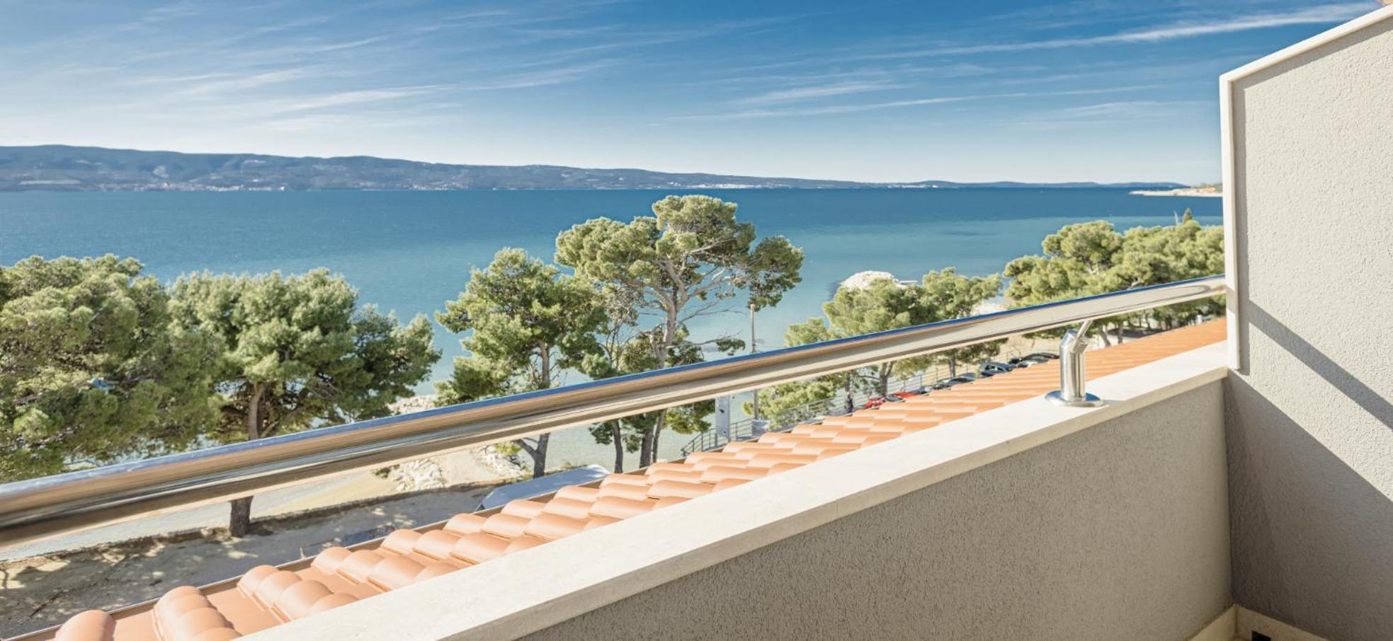 Rogac Rooms & Restaurant Omis Bagian luar foto