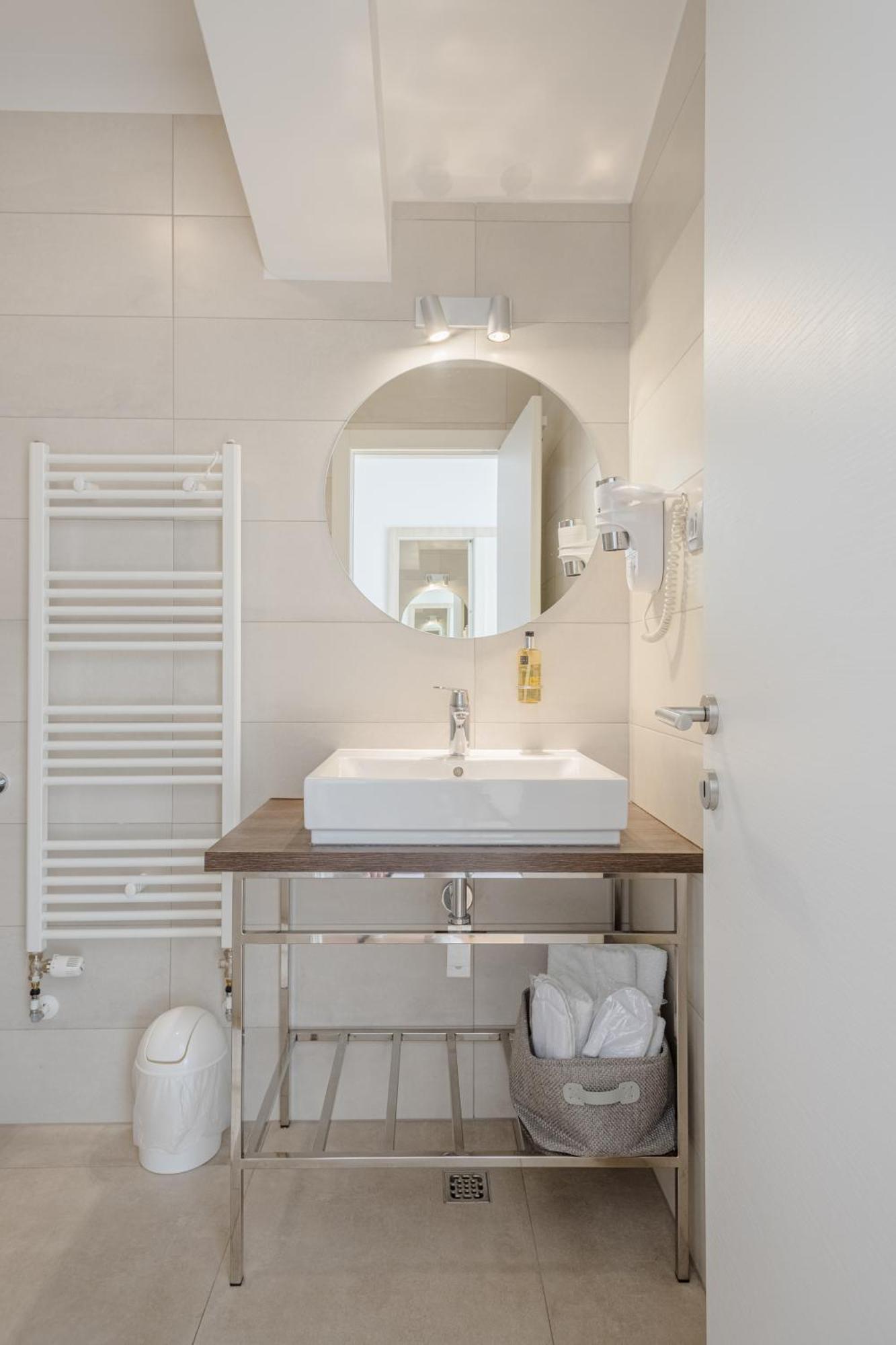 Rogac Rooms & Restaurant Omis Bagian luar foto