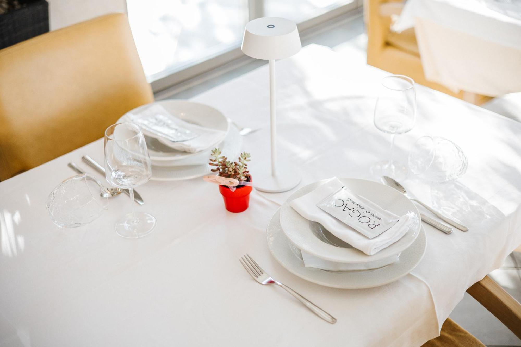 Rogac Rooms & Restaurant Omis Bagian luar foto