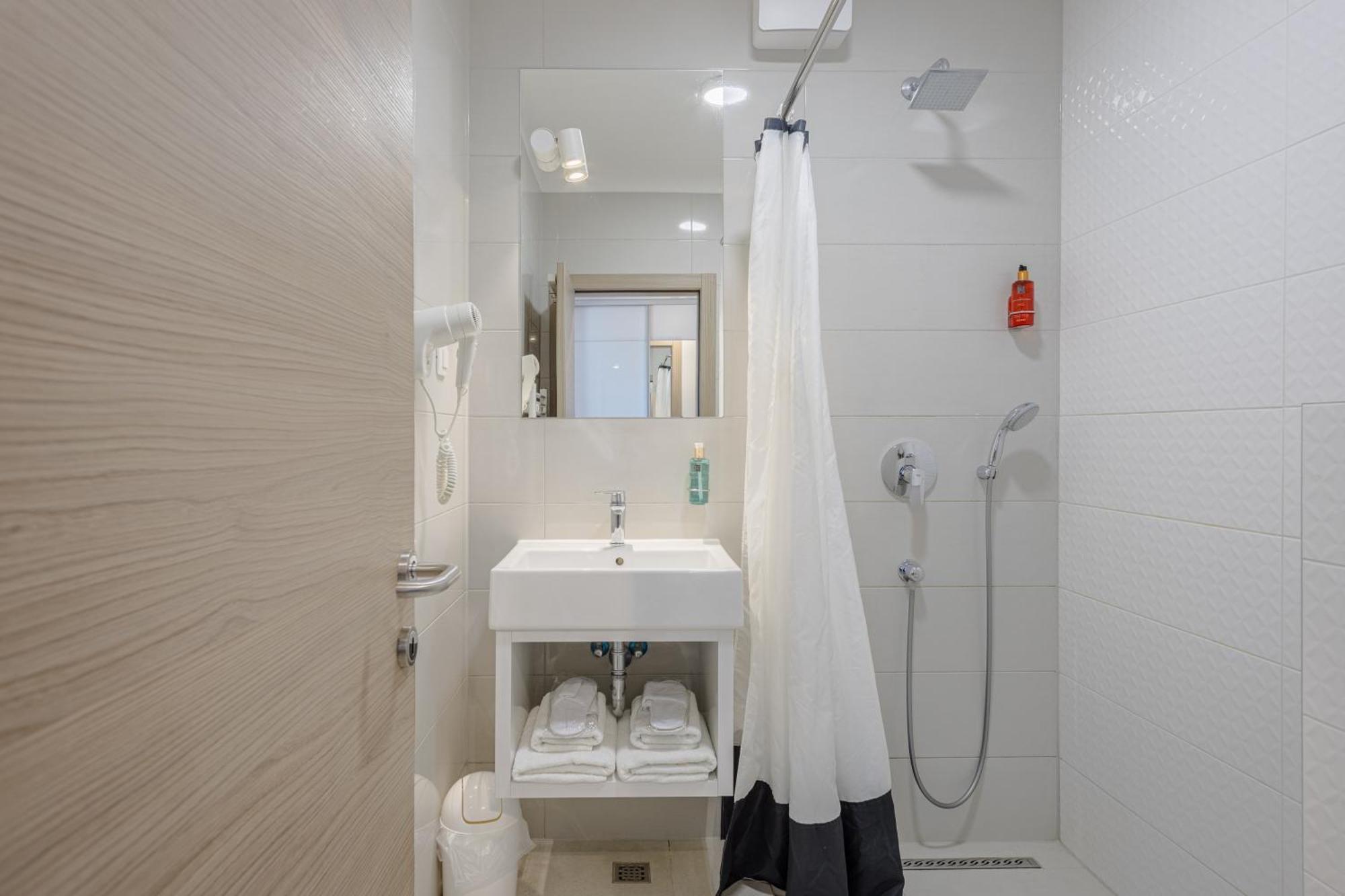 Rogac Rooms & Restaurant Omis Bagian luar foto