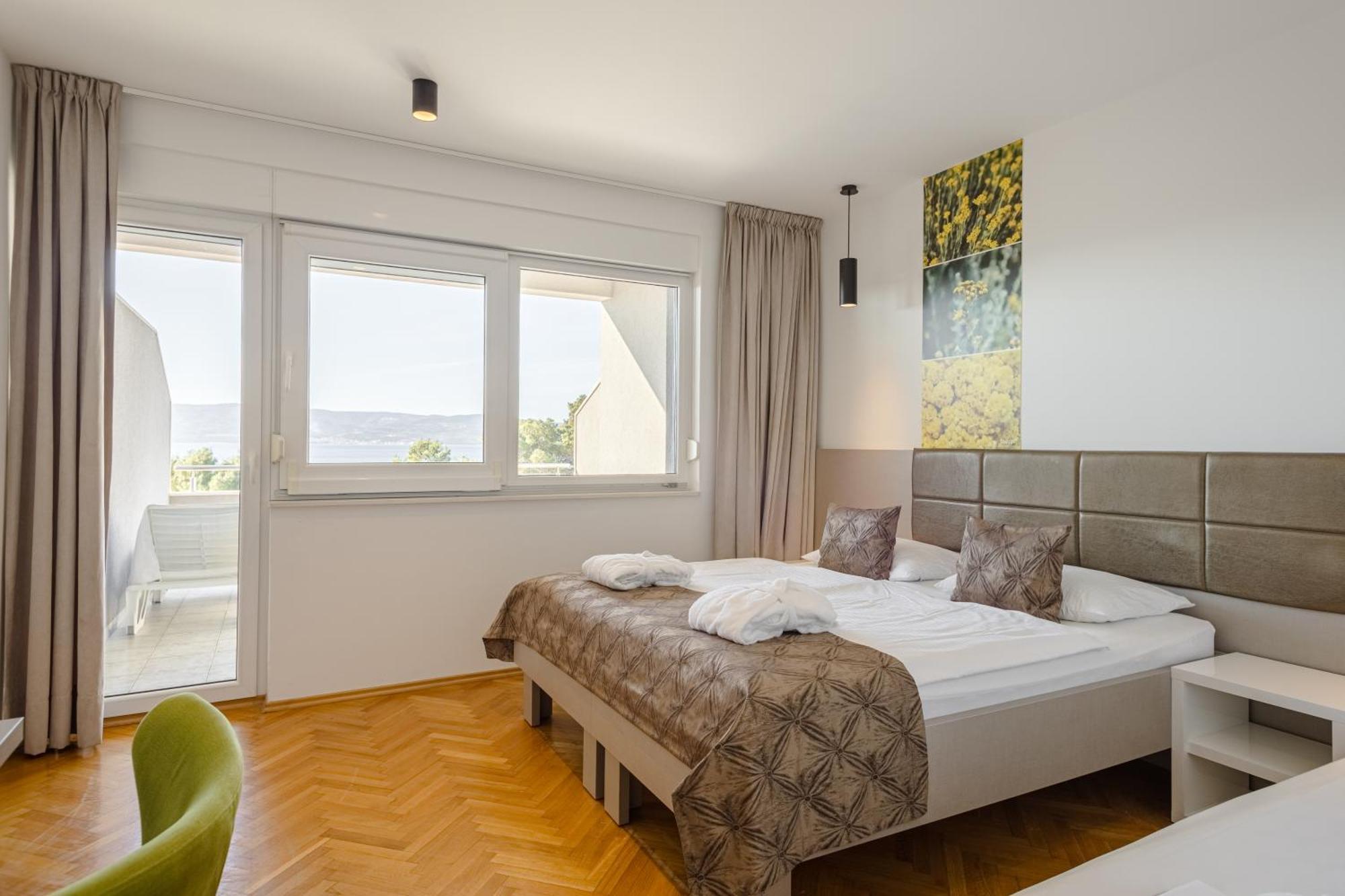Rogac Rooms & Restaurant Omis Bagian luar foto